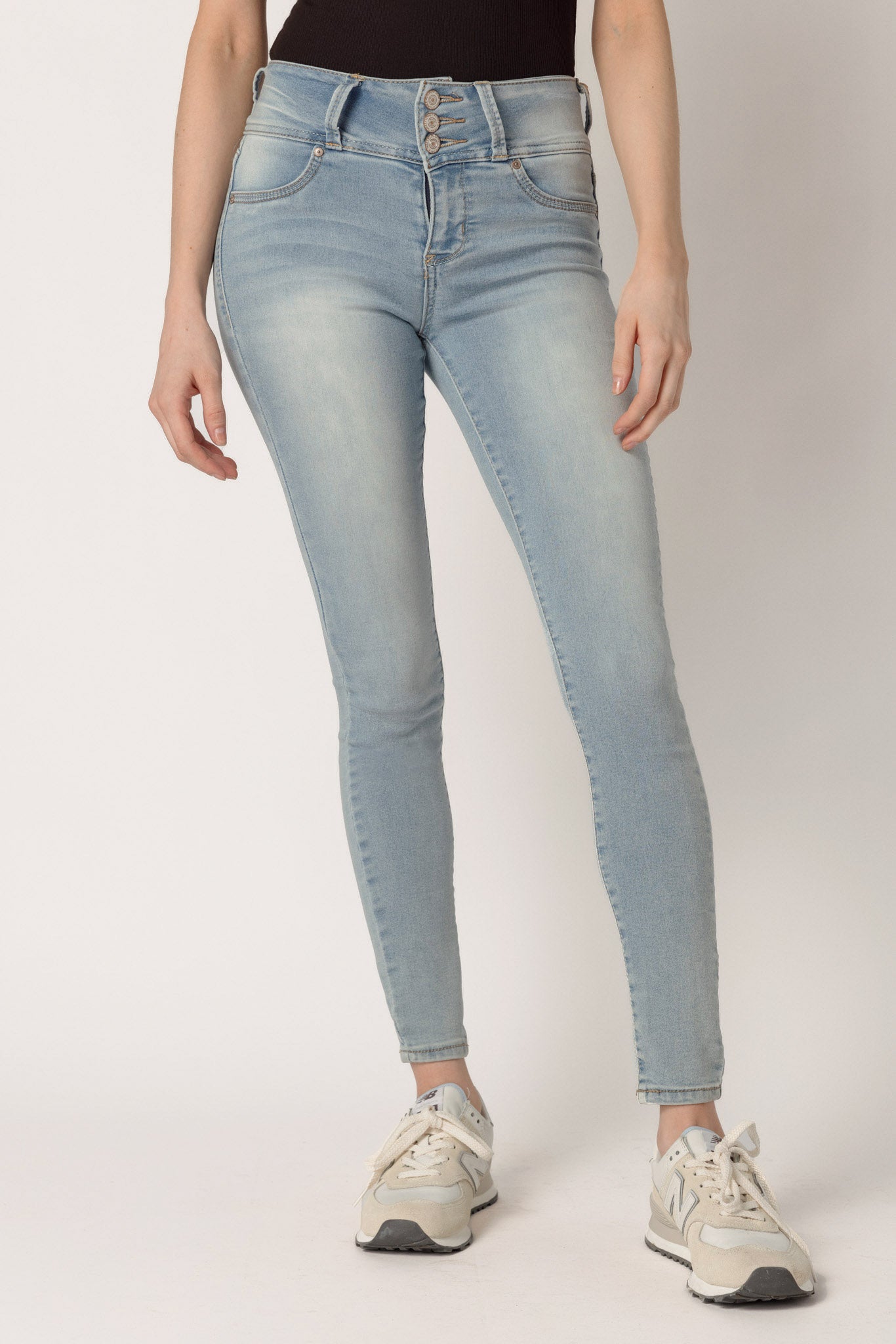 WallFlower Beverly Wash Sassy Skinny High-Rise Jegging