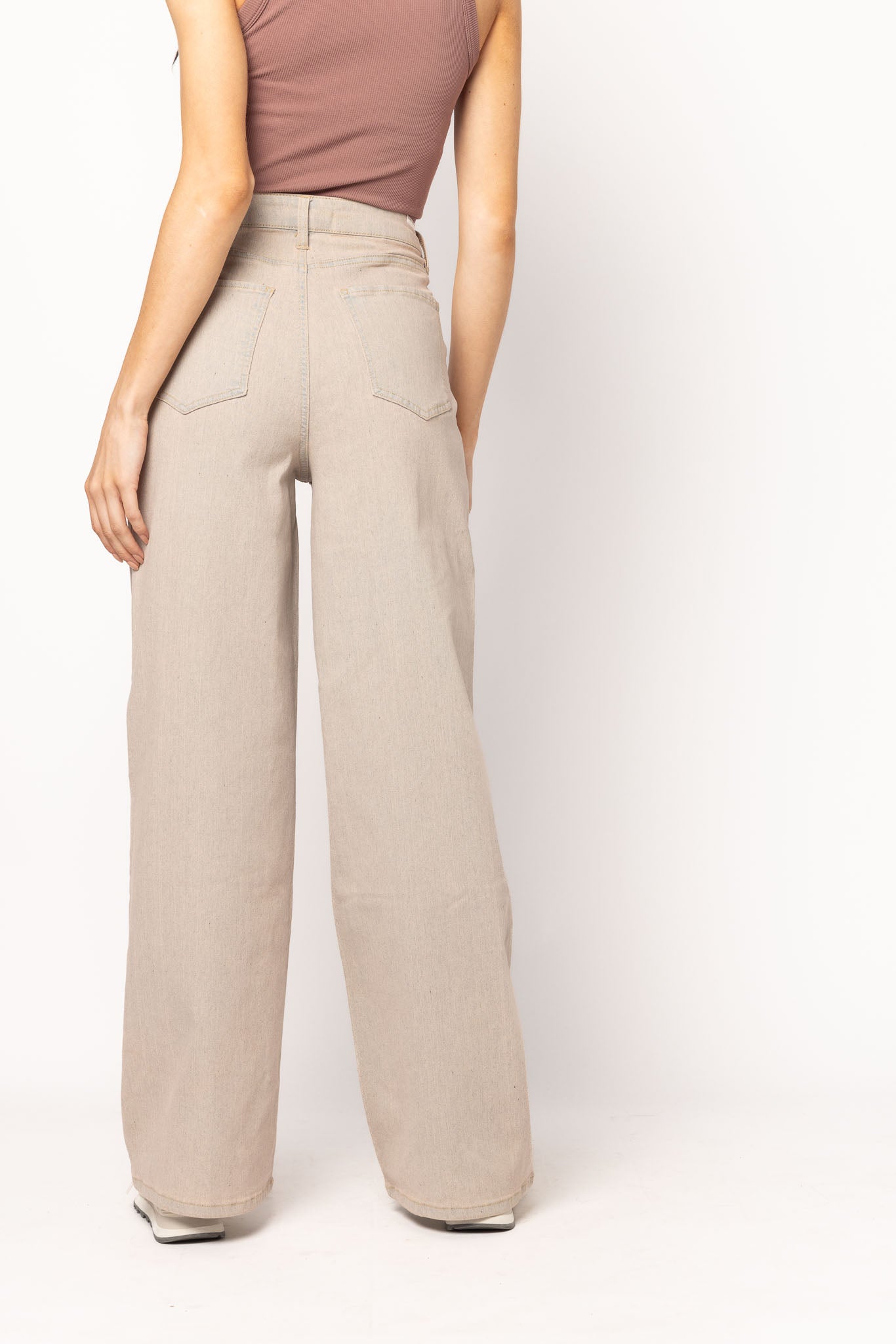 Almost Famous Ultra 90's High-Rise Wide-Leg Jeans in Lola Wash
