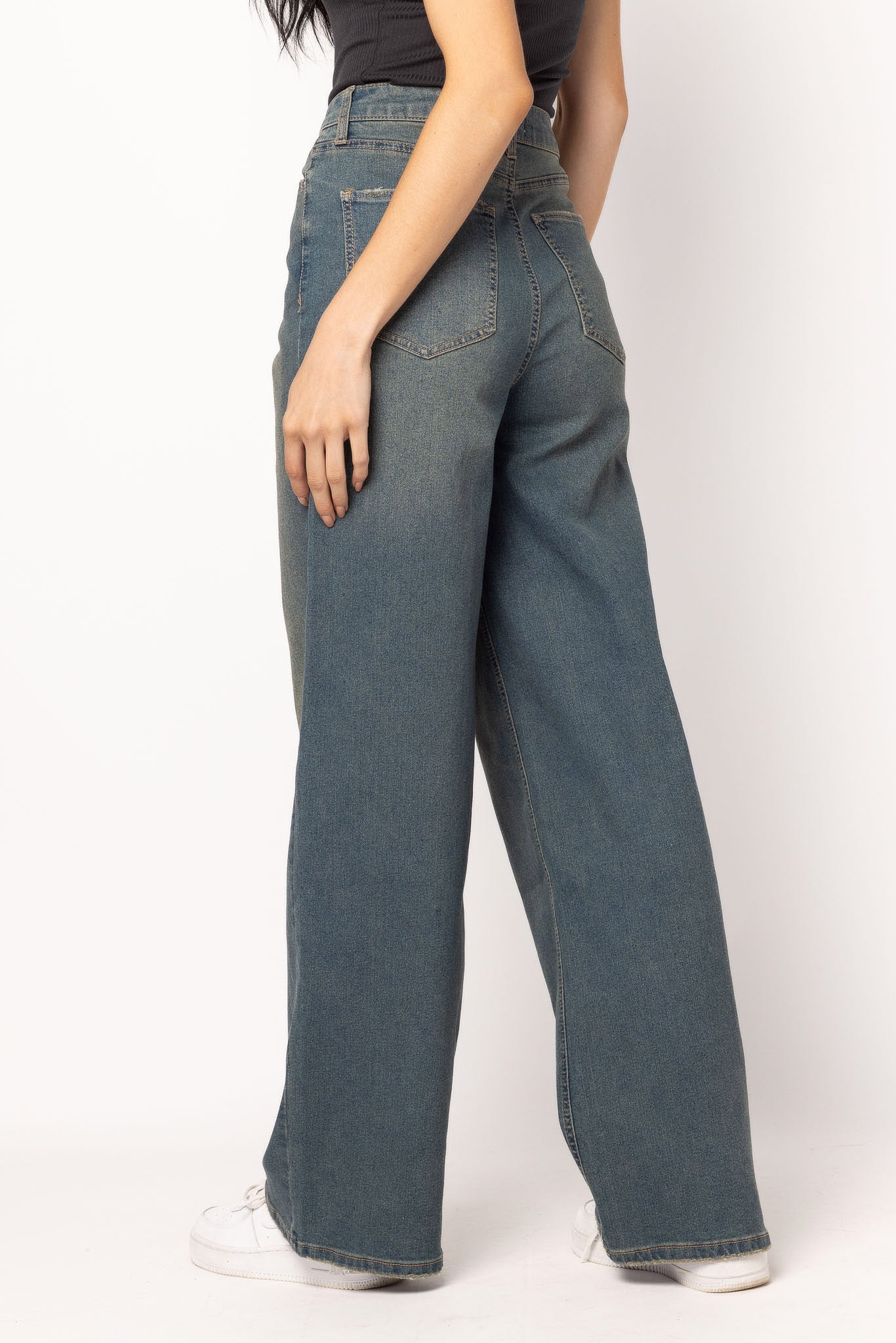 Almost Famous Ultra 90's High-Rise Wide-Leg Jeans in Mid Wash