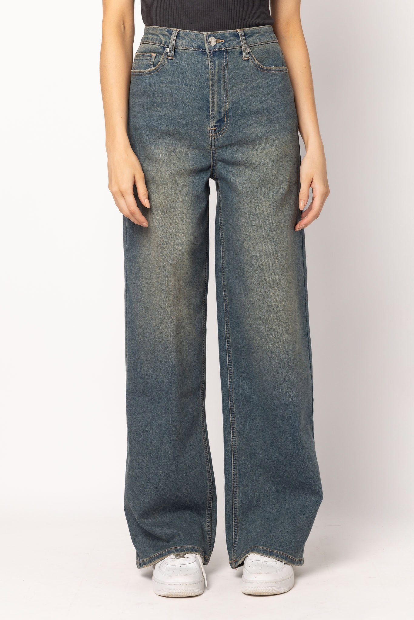 Almost Famous Ultra 90's High-Rise Wide-Leg Jeans in Mid Wash
