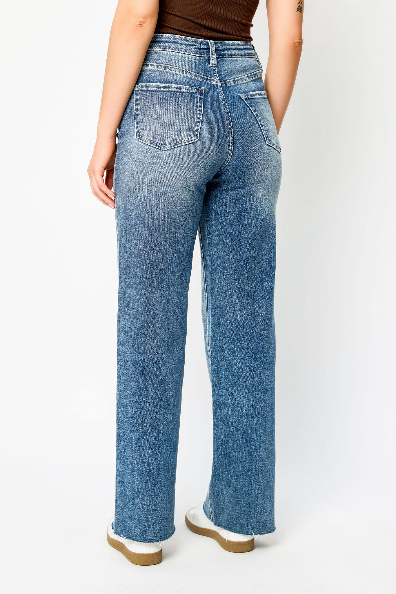 Tattoo Frayed-Hem Mid-Wash High-Rise Straight Jean