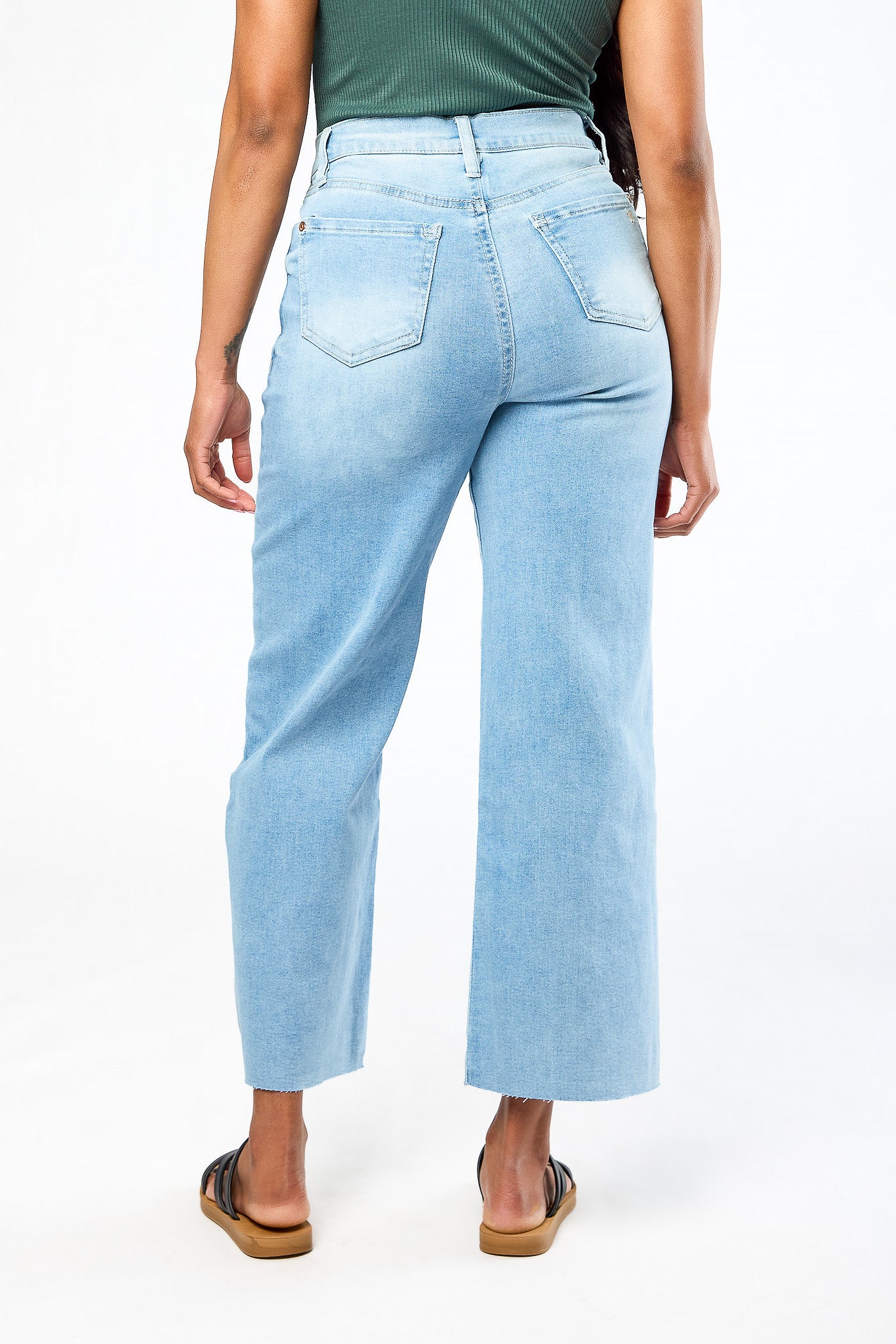 WallFlower Elle Wash Fearless Curvy Super-High-Rise Ankle Wide Leg Jean