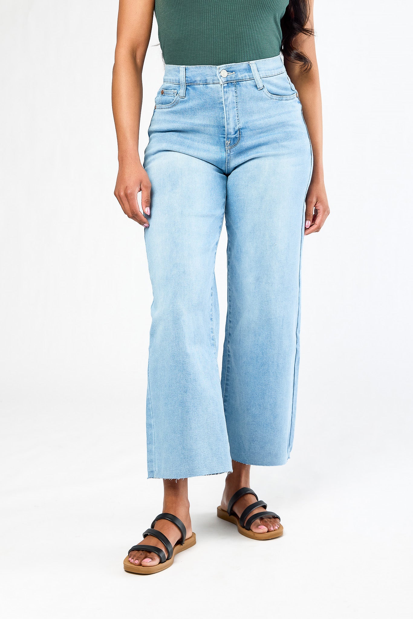 WallFlower Elle Wash Fearless Curvy Super-High-Rise Ankle Wide Leg Jean