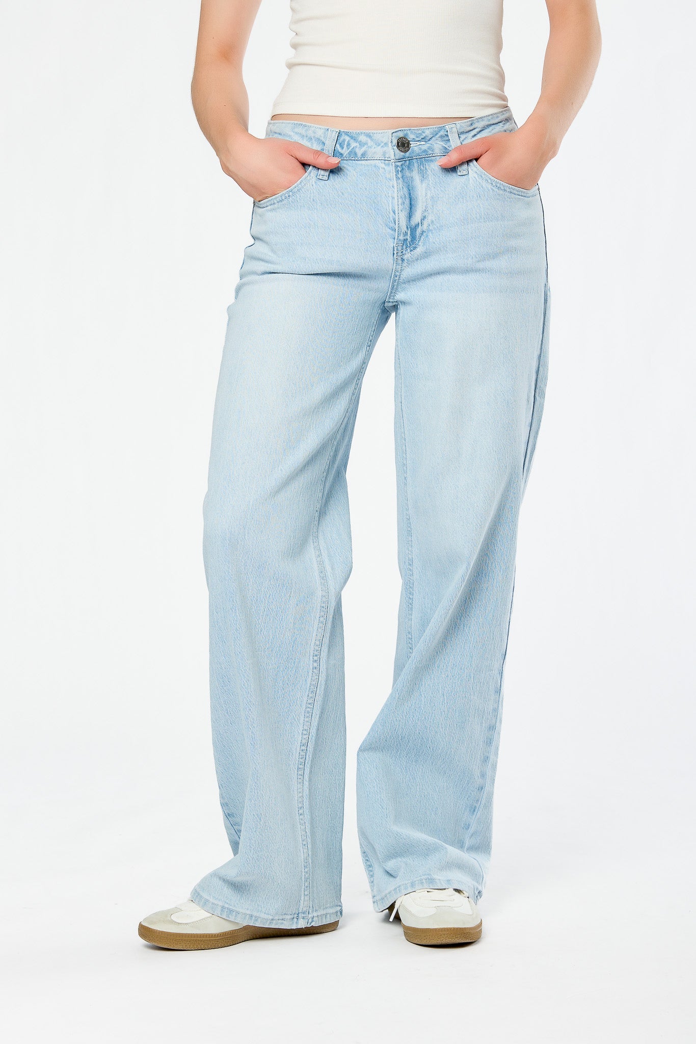 Tattoo “Riley” Bleach Wash Low-Rise Wide-Leg Jean