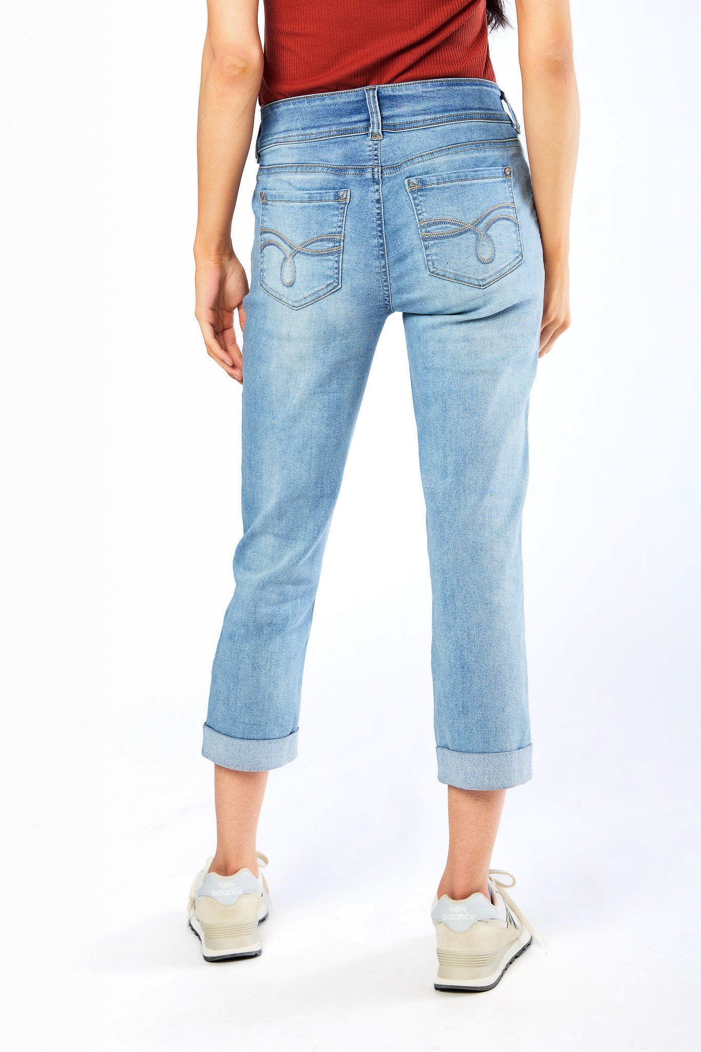 Wallflower Tatinana Wash Insta-Soft Ultra Mid-Rise Crop Jeans