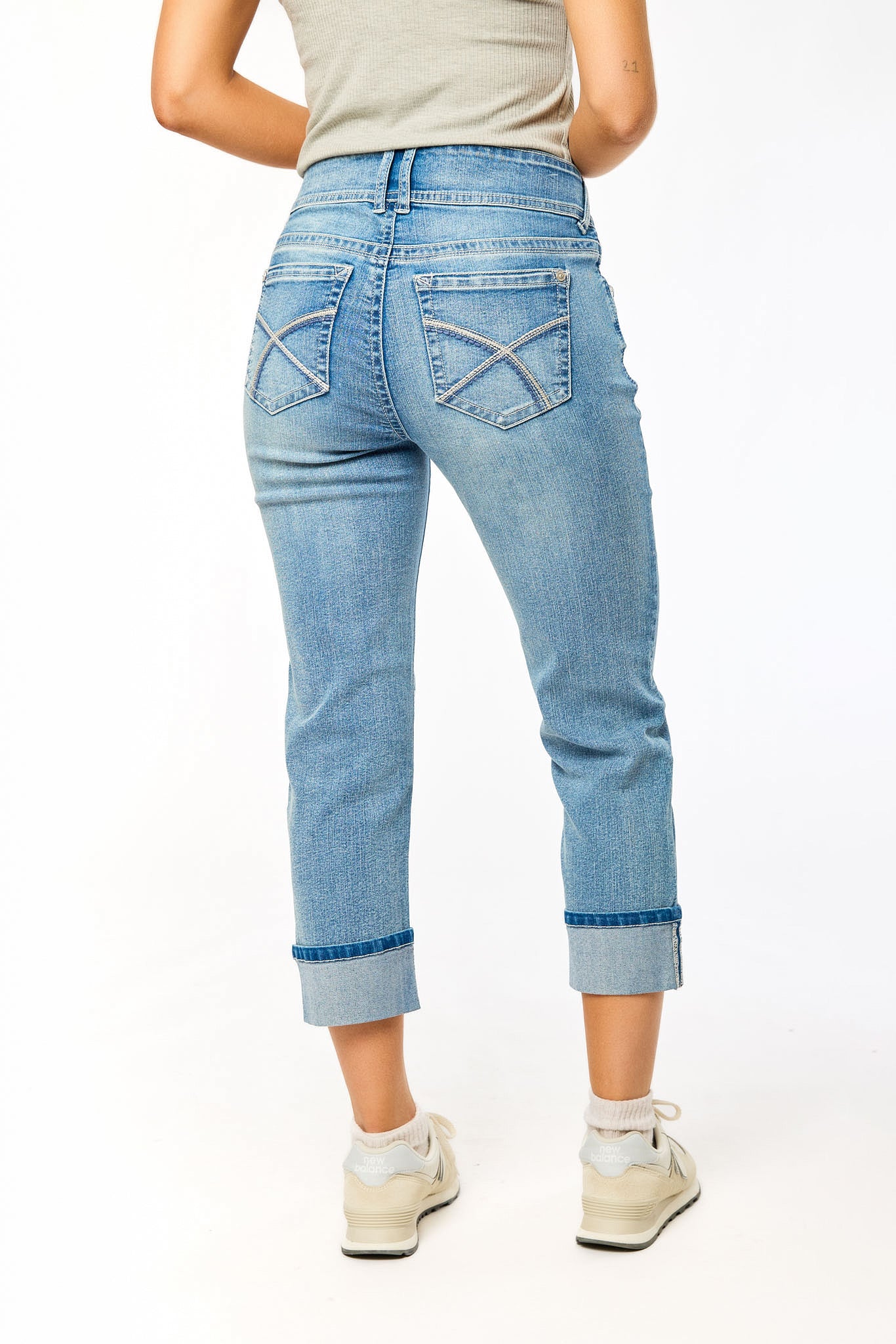 Wallflower Audrey Wash Insta-Stretch Luscious Curvy Mid-Rise Skinny Crop Jeans
