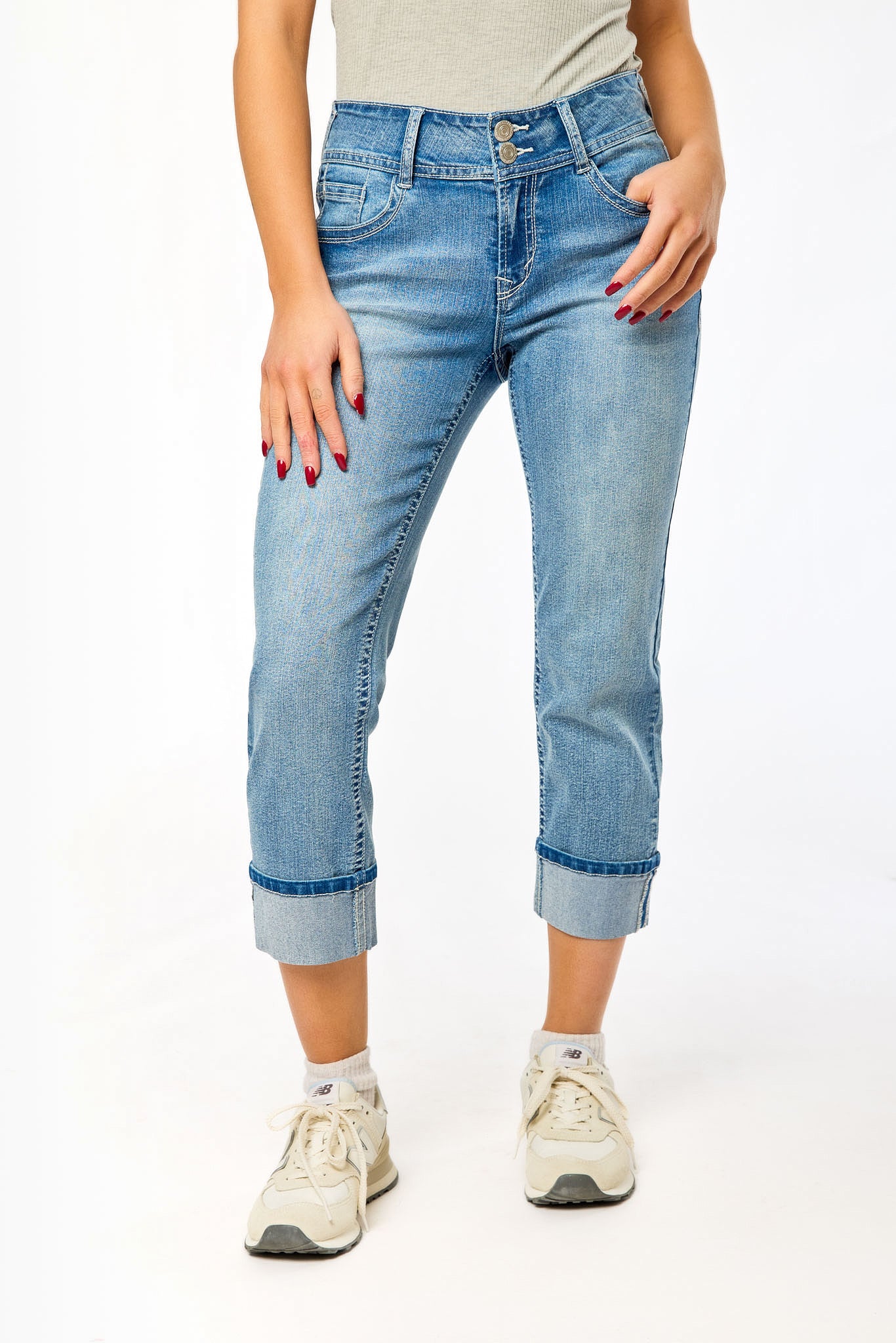 Wallflower Audrey Wash Insta-Stretch Luscious Curvy Mid-Rise Skinny Crop Jeans