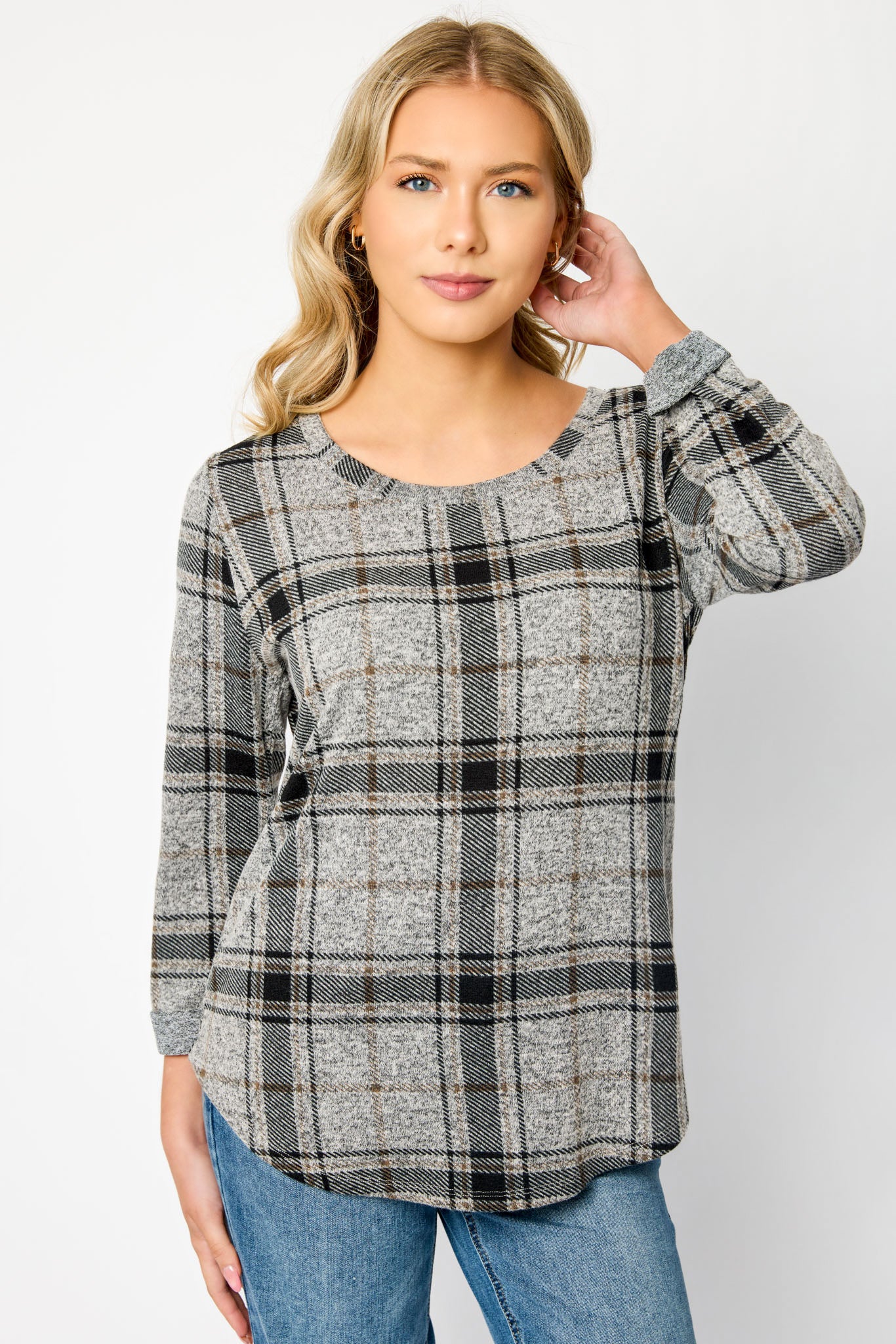 Plaid Scoop-Neck 3/4 Sleeve Sweater with Shirttail Hem