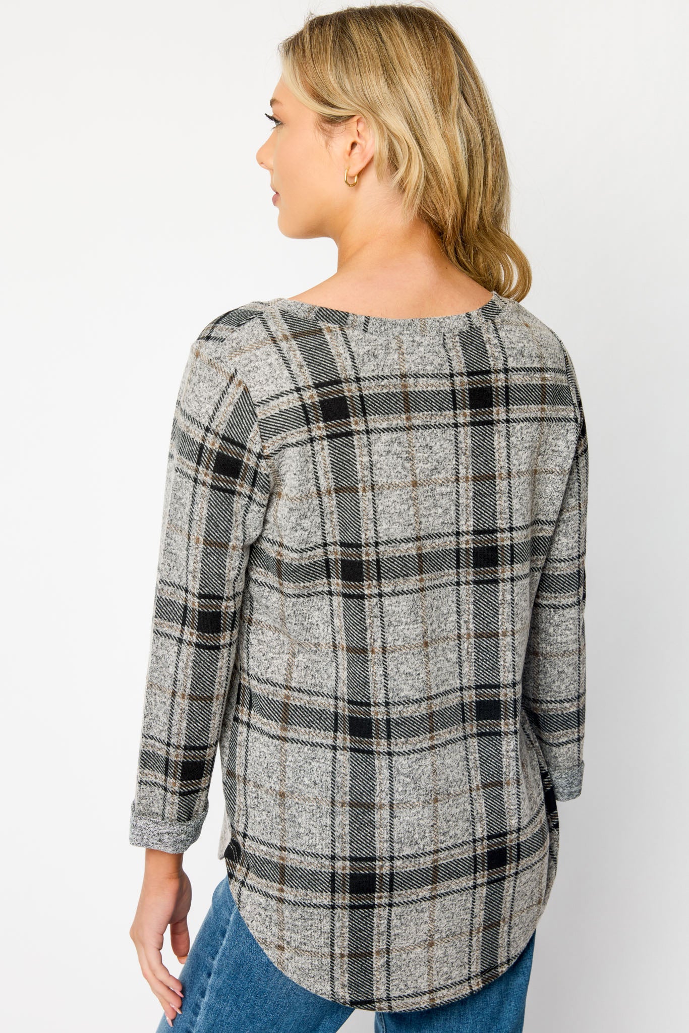 Plaid Scoop-Neck 3/4 Sleeve Sweater with Shirttail Hem