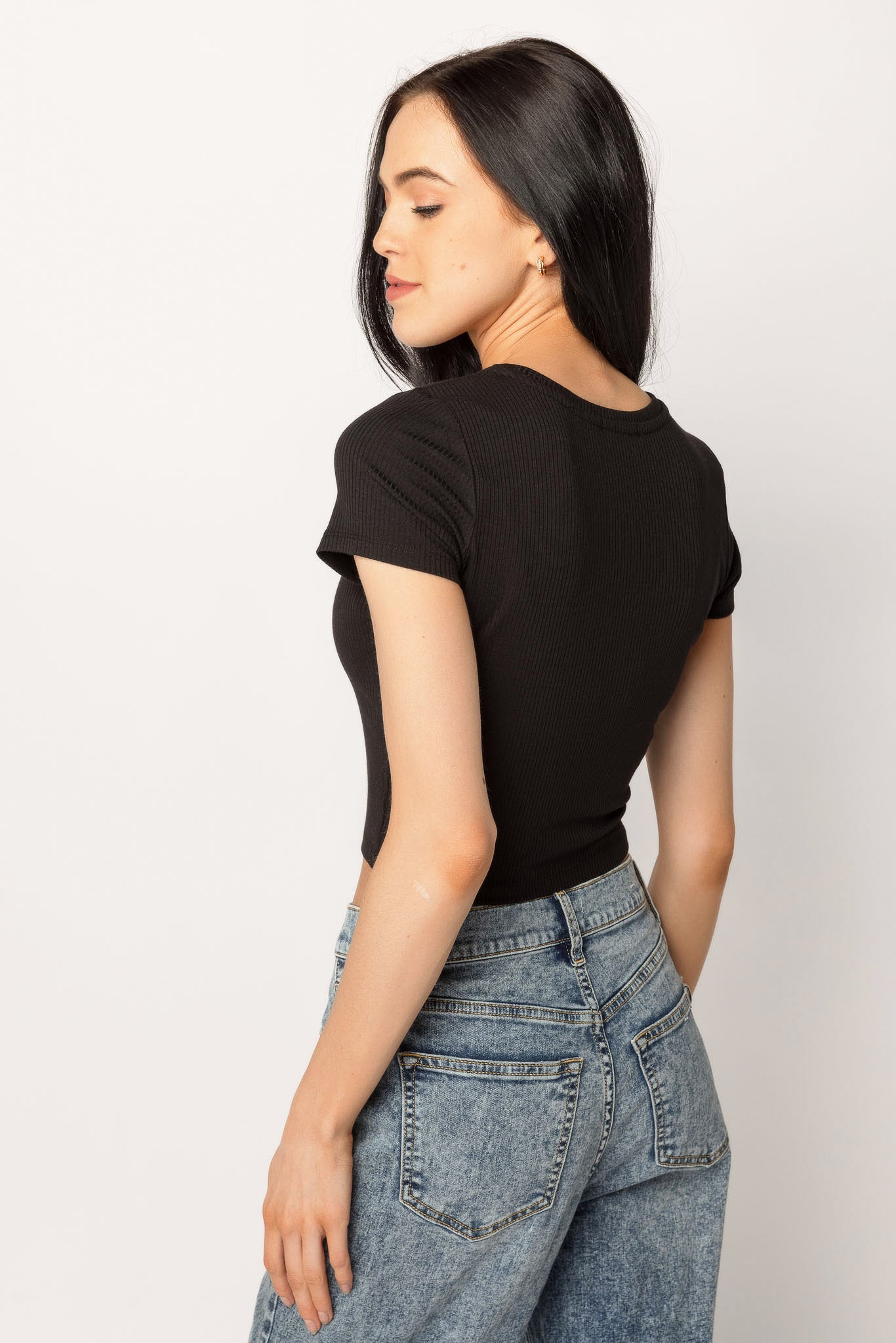 Ribbed Crew-Neck Crop Tee