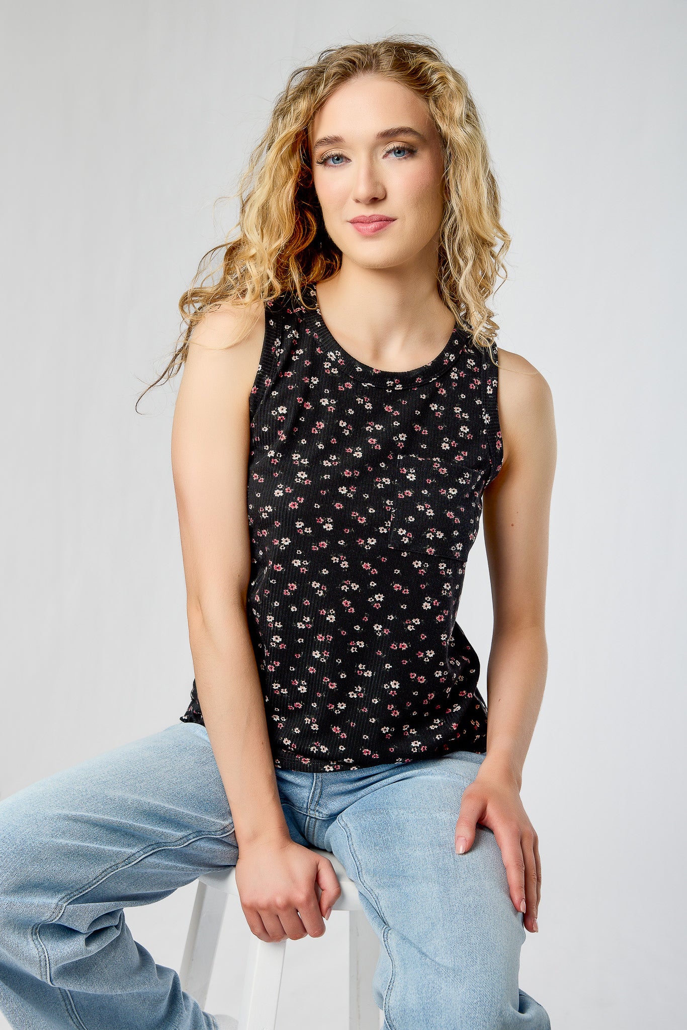 Floral Ribbed Crew-Neck Sleeveless Tank with Pocket