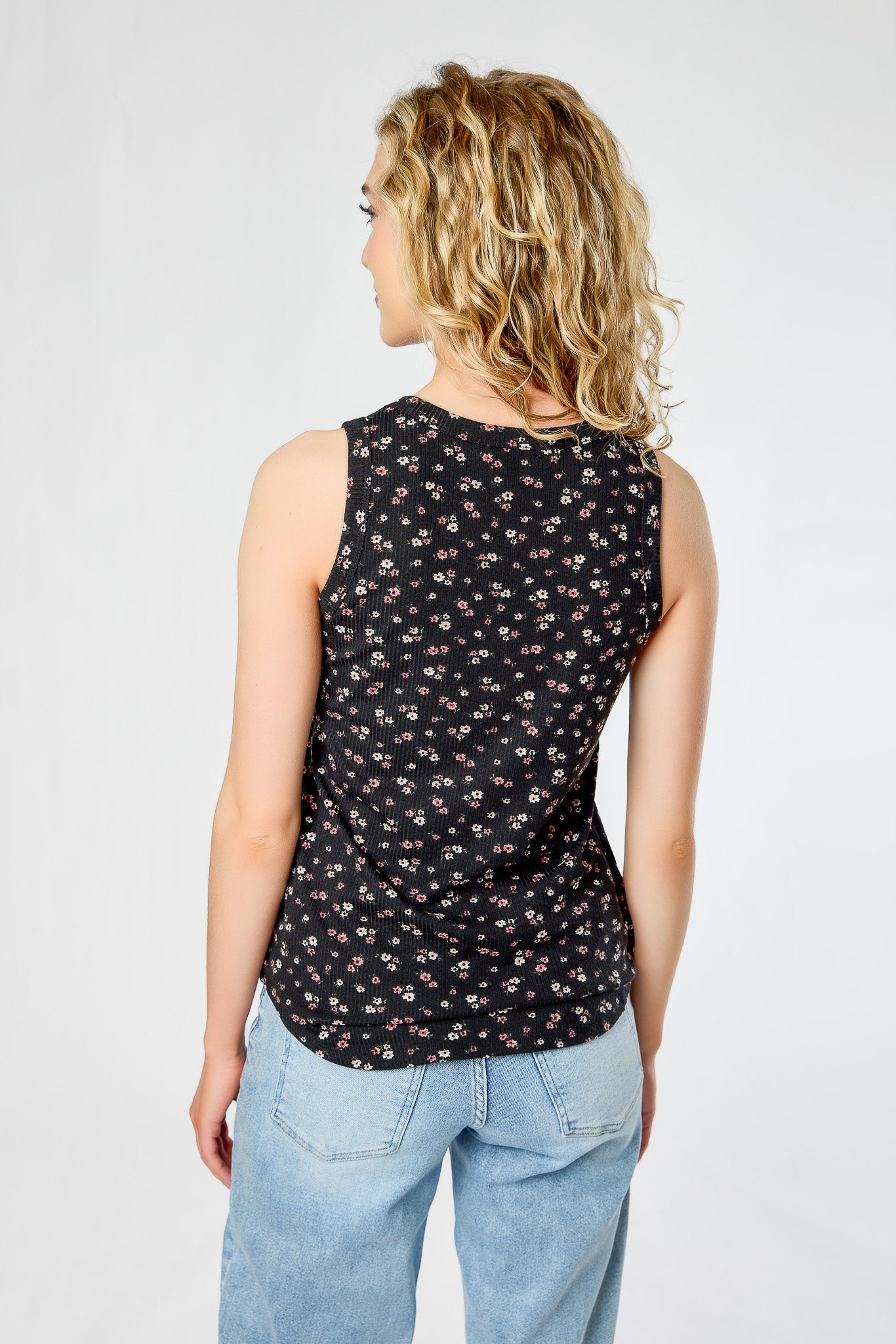 Floral Ribbed Crew-Neck Sleeveless Tank with Pocket