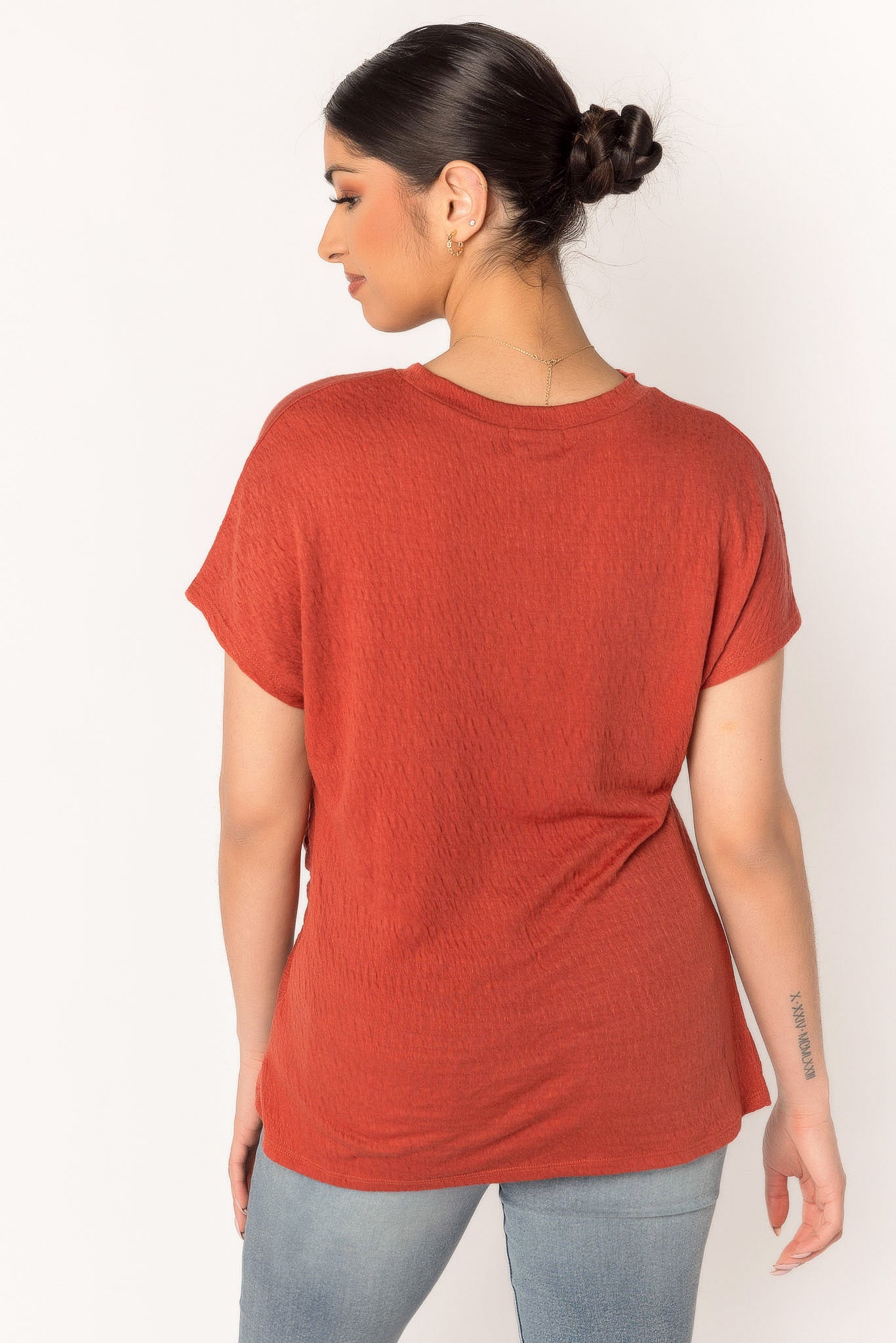 Textured Knit Tee with Knotted Hem
