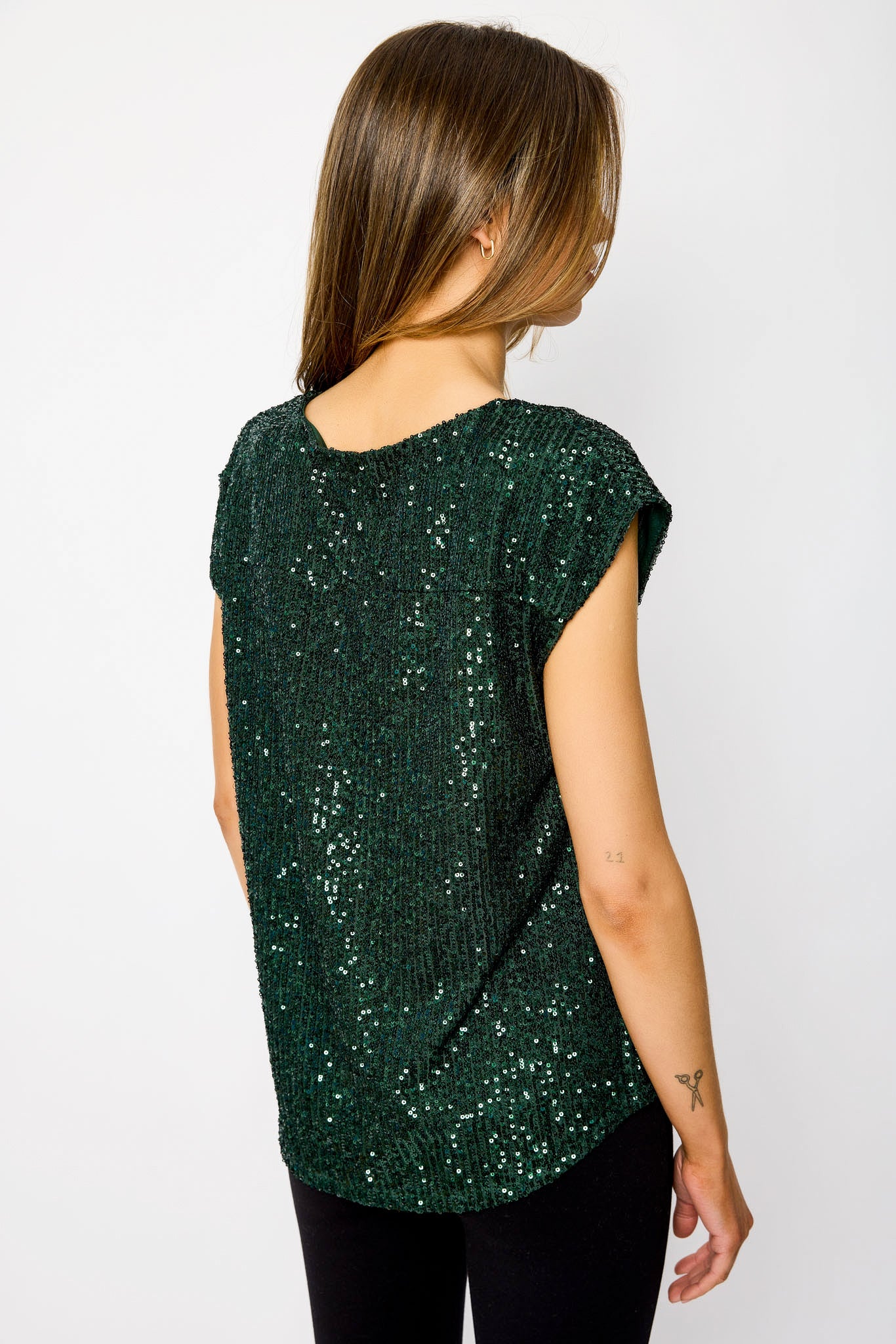 Sequin Crew-Neck Sleeveless Tee with Shirttail Hem