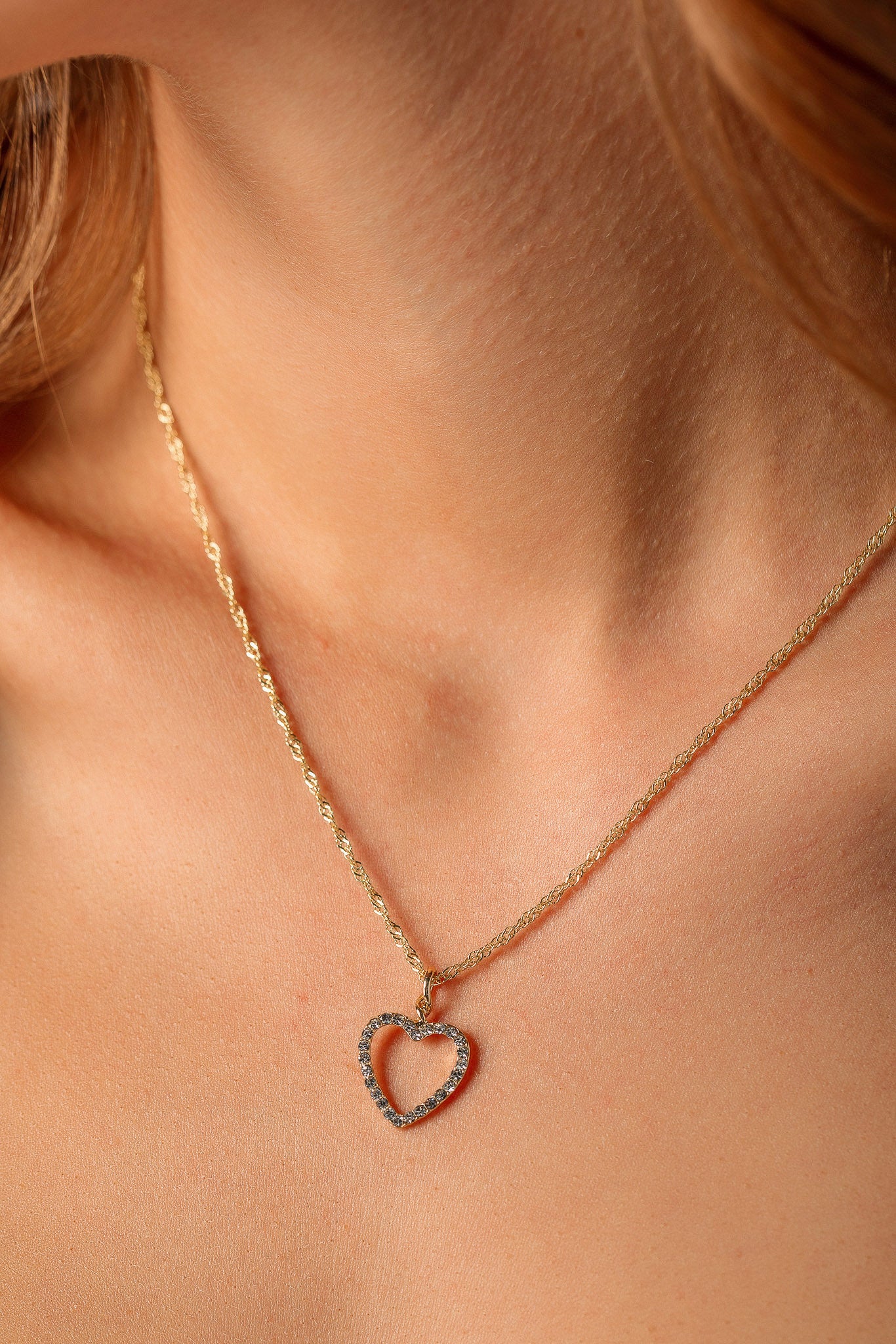 Rhinestone Heart Pendant Necklace