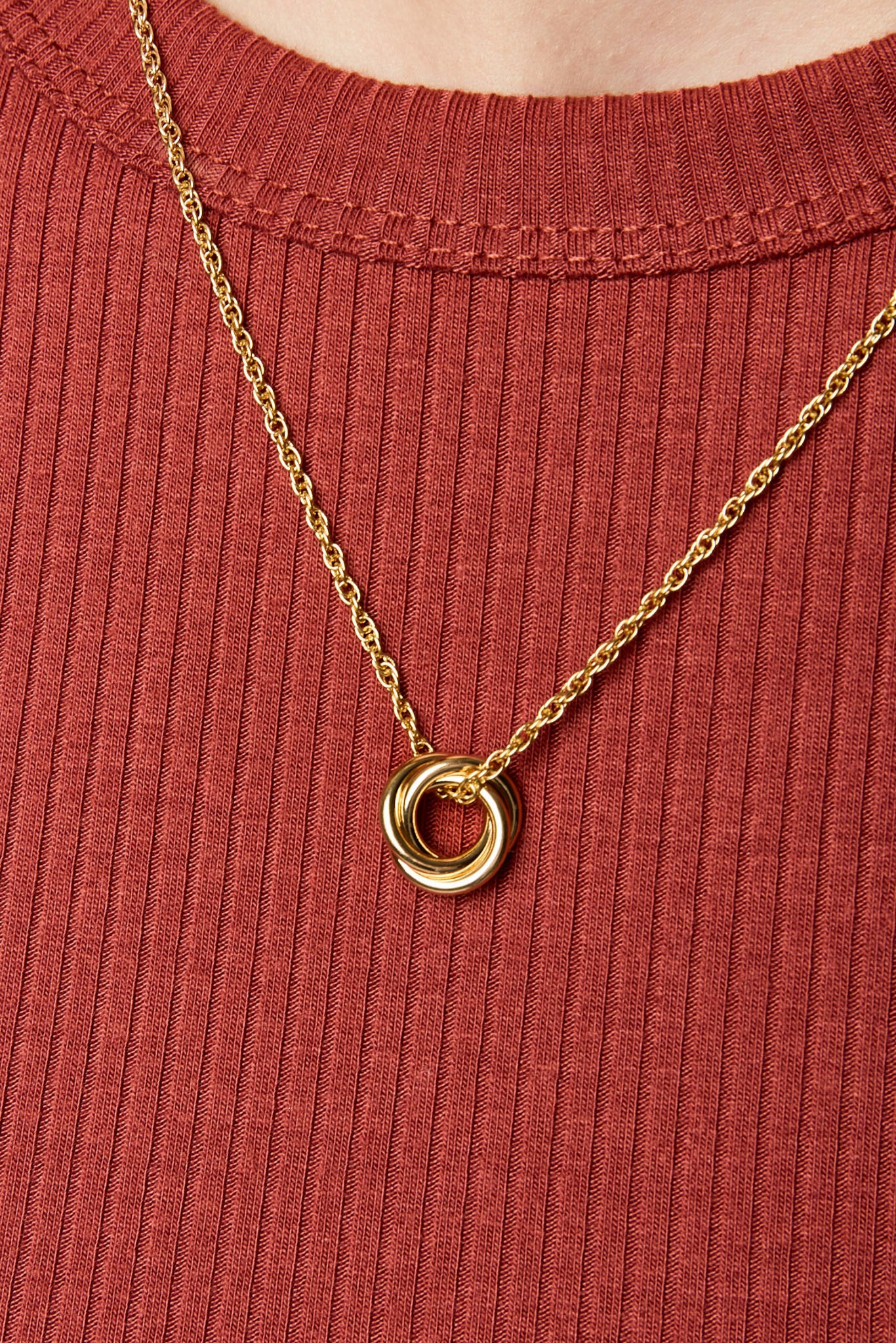 Interlocking Ring Pendant Necklace