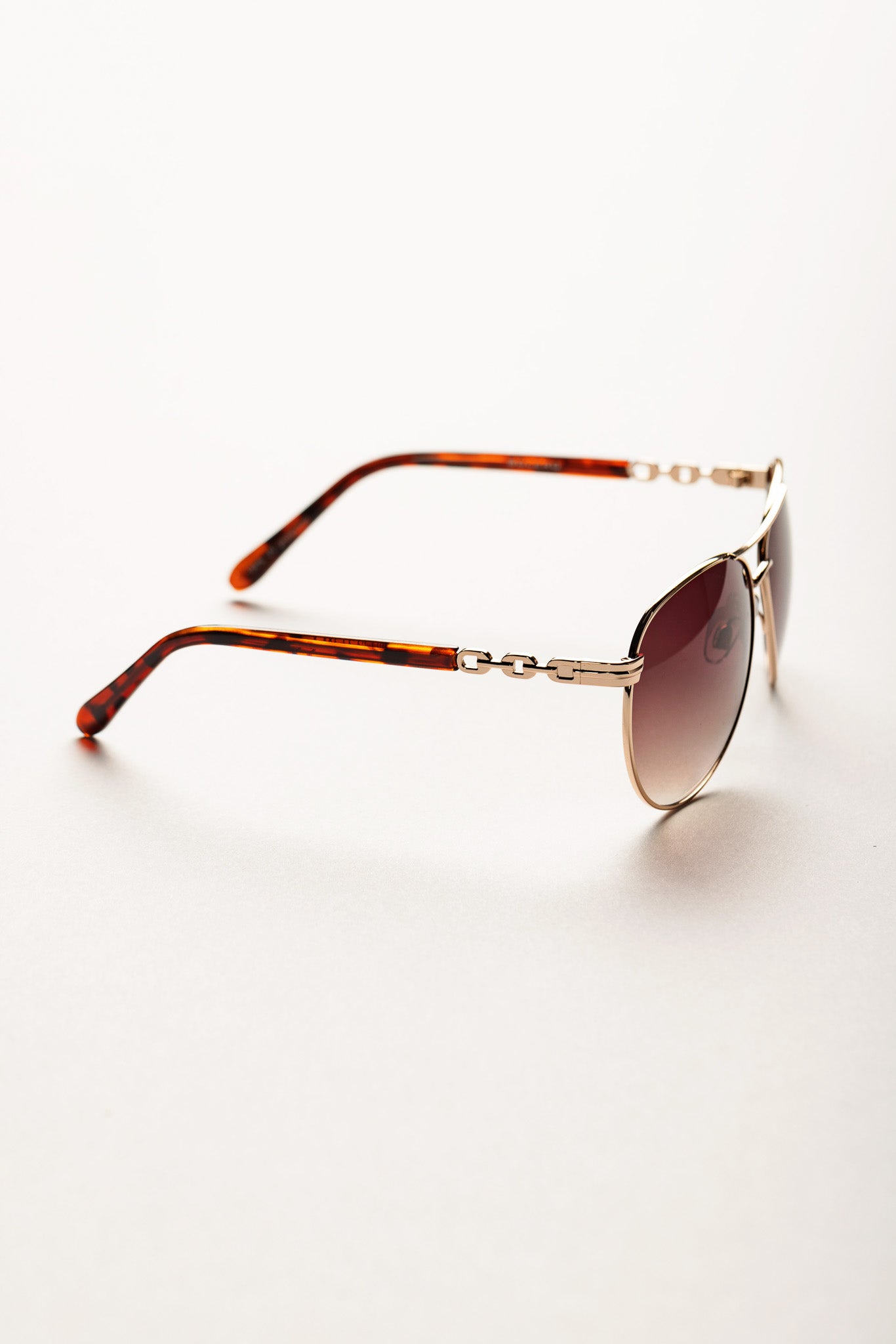 Aviator Sunglasses with Chain-Link Arms